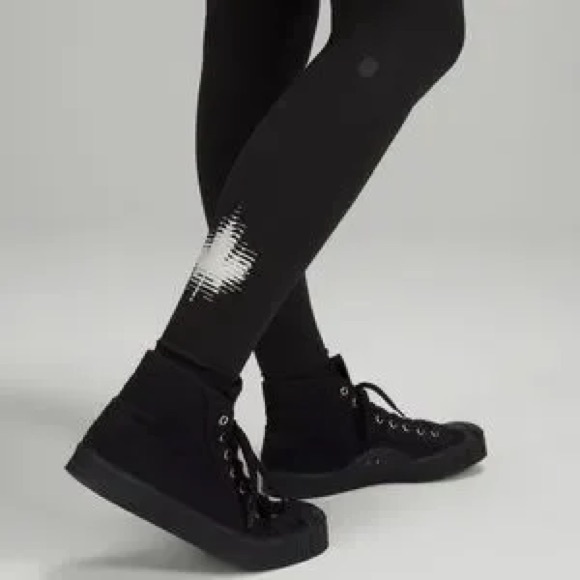 Team Canada Wunder Train High-Rise Tight 28" - Picture 2 of 5